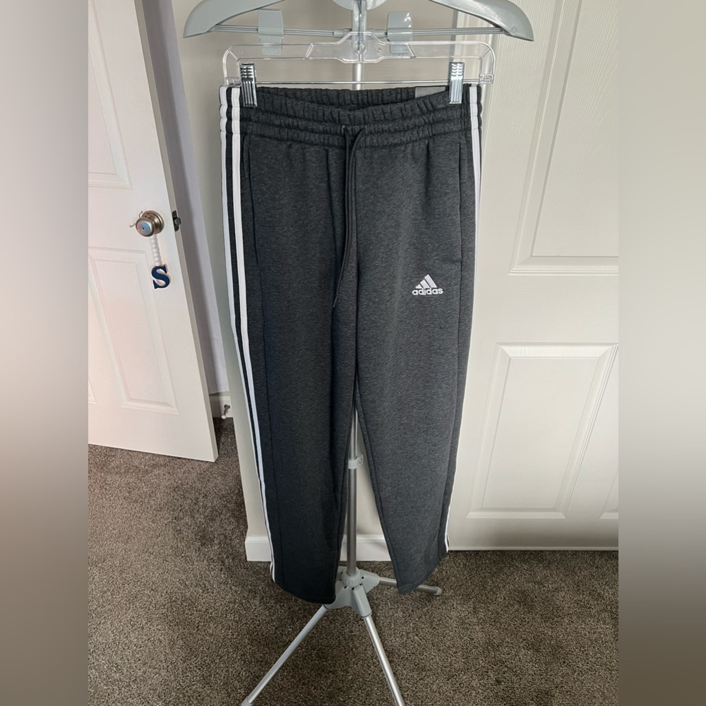 Adidas Gray & White 3-Stripe Fleece Joggers Size Small NWT - Picture 2 of 11